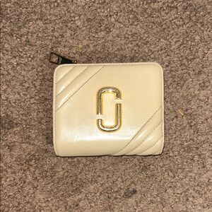 Marc Jacobs Cream Wallet Fair Condition